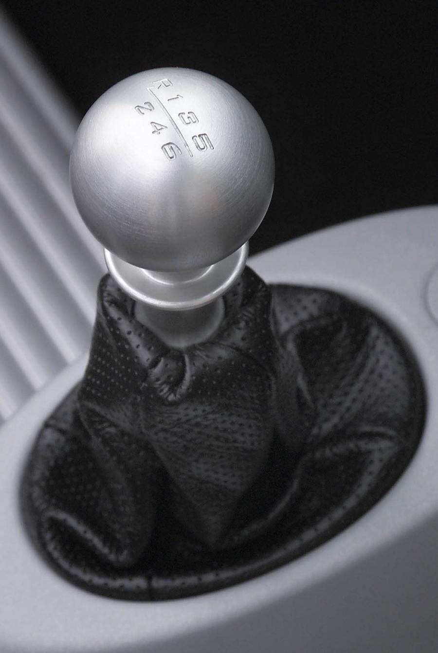  Lotus Elice 2002 года  (фото 9 из 26)